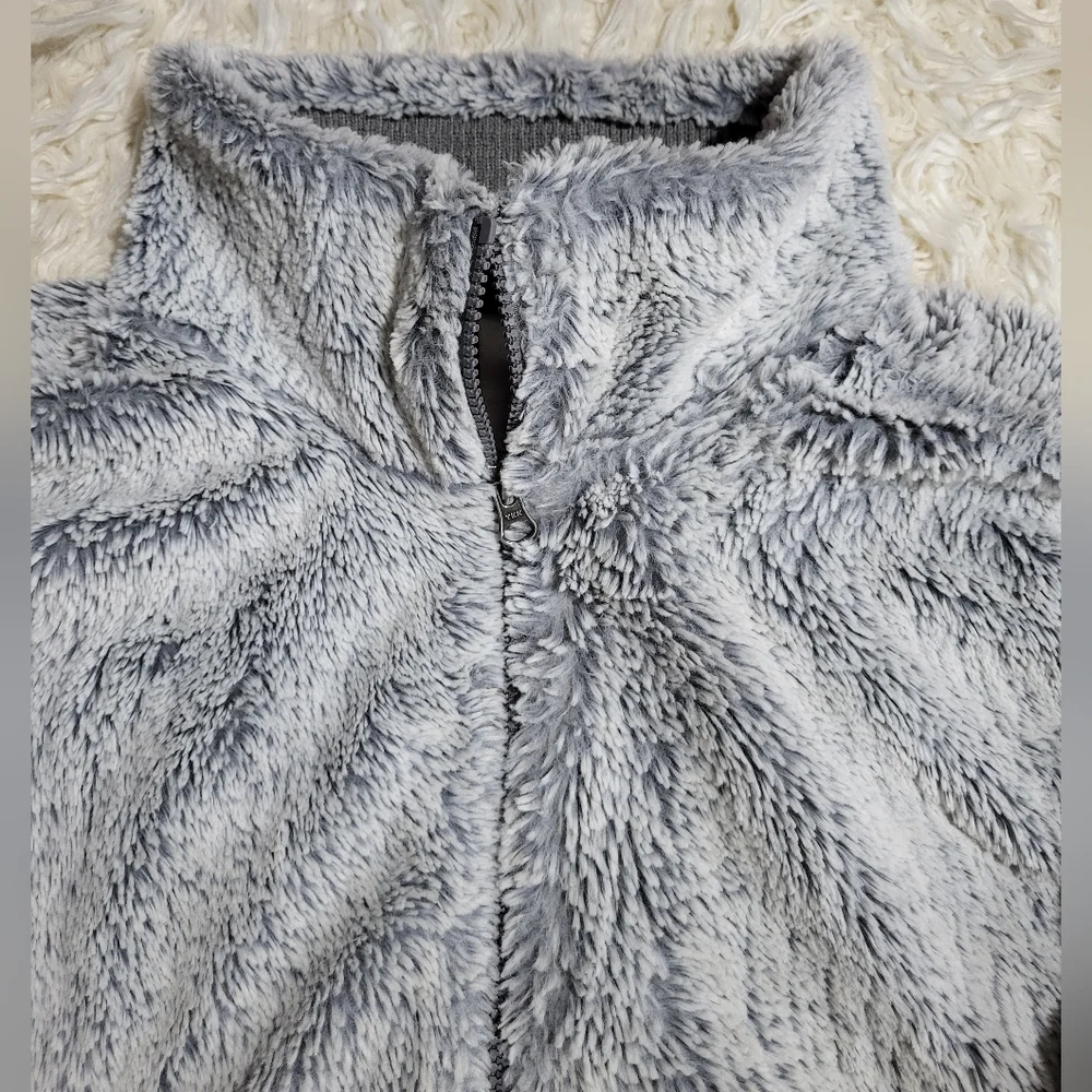 Patagonia Grey Women's Long Sleeve Full Zip Up Faux Fur Sweater Jacket Medium - Picture 4 of 9